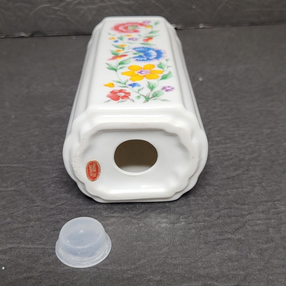 Beautiful Porcelain Baby Powder Shaker Floral Motif Made in Japan Excellent - Picture 10 of 14